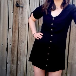 🌞 40% OFF H&M Short Buttoned Dress